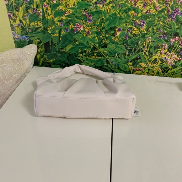 Francesca’s collection Ruby knotted hobo handbag - Picture 13 of 15